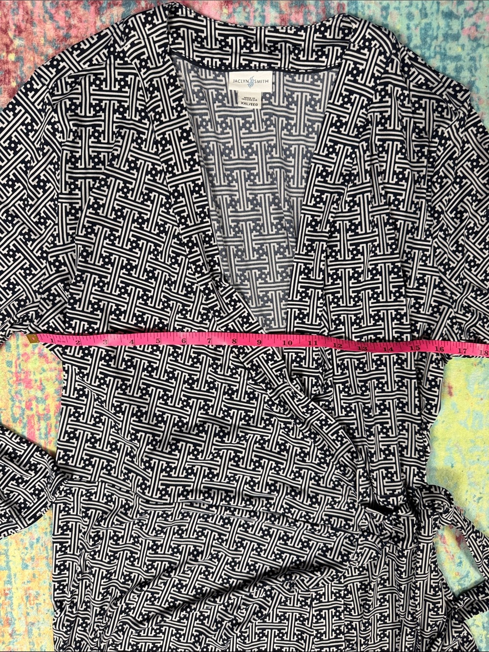 🇺🇸Jaclyn Smith Black and White Geometric Wrap Dress - Picture 3 of 6